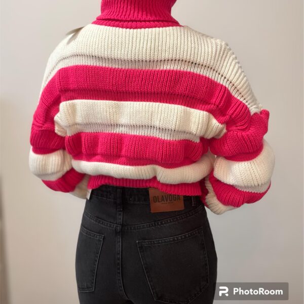 Csíkos pulóver